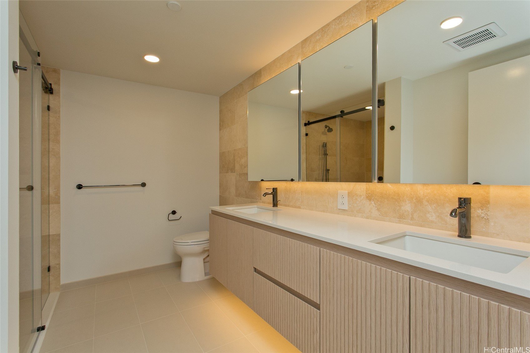 333 Ward Avenue #1607