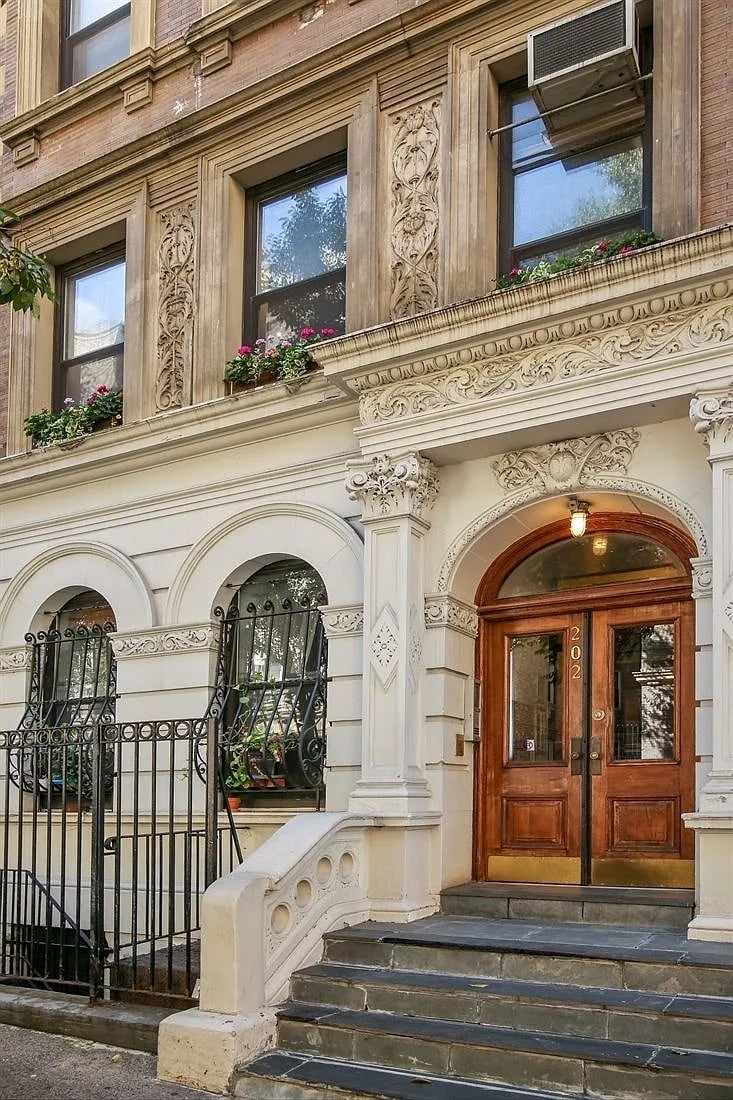 202 W 92nd St APT 2F