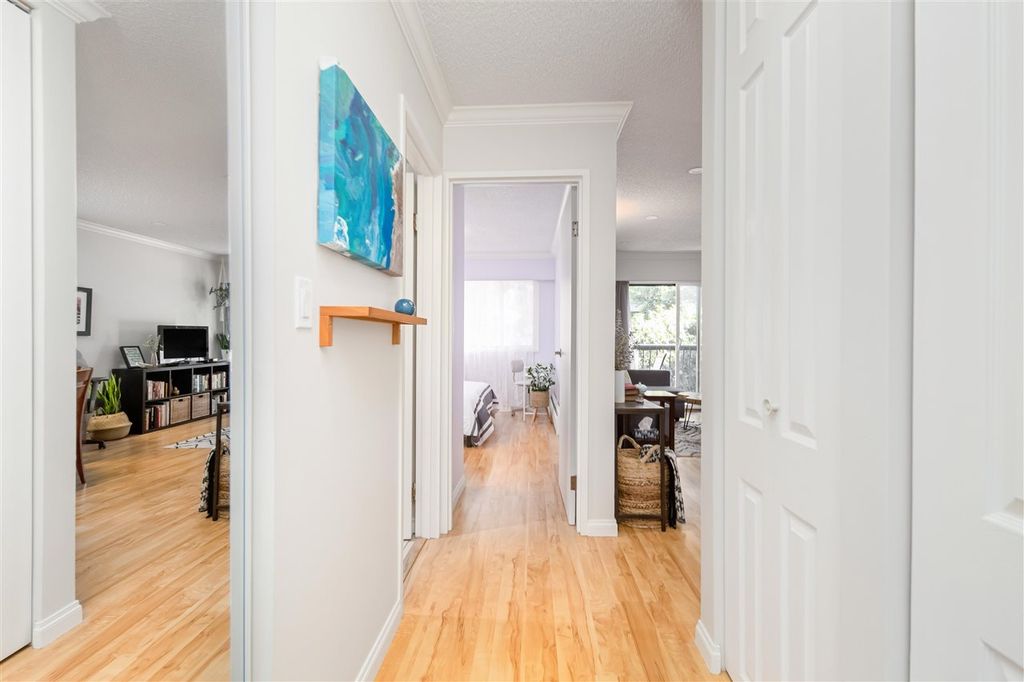 2033 W 7th Ave, #202