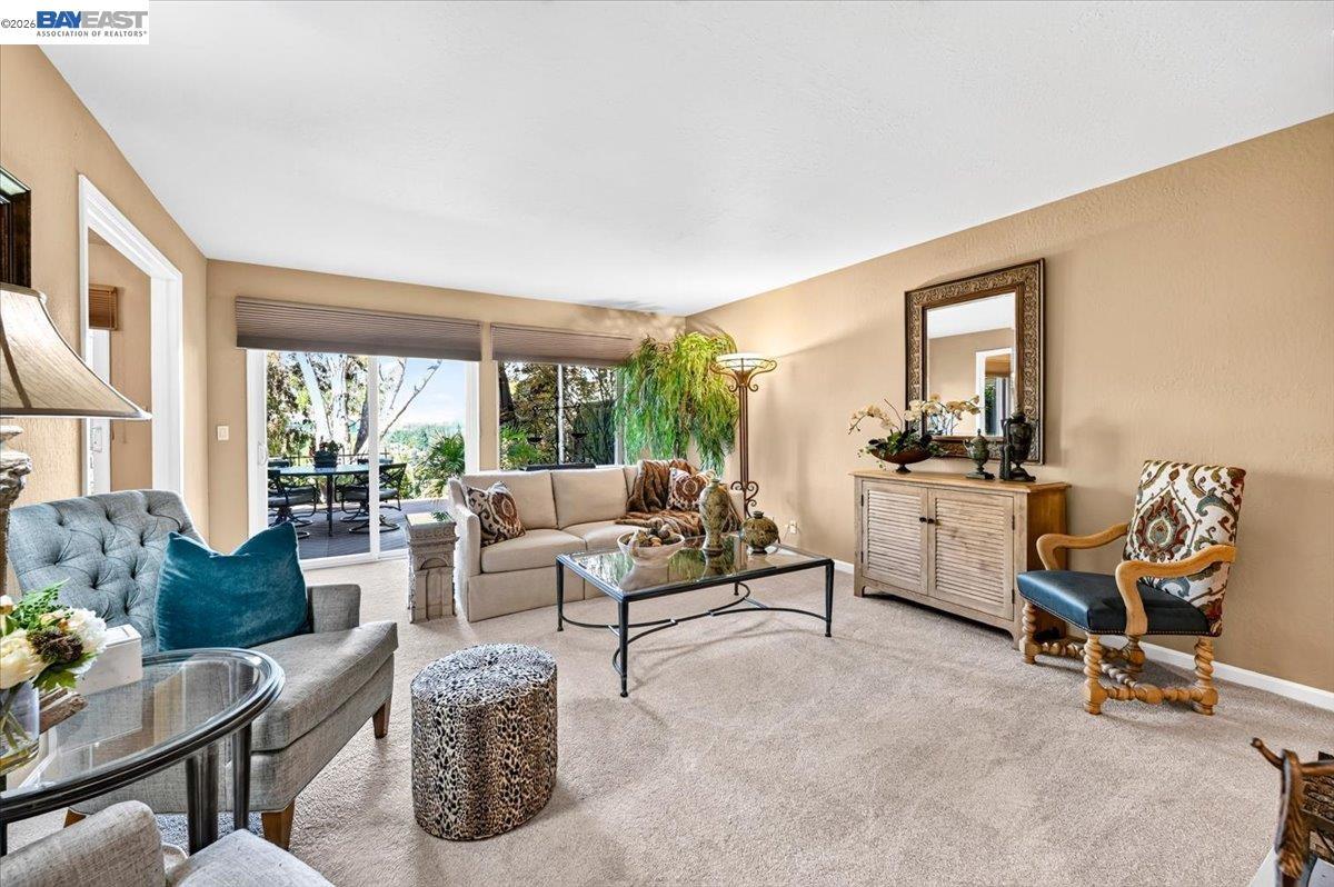 525 Silver Oak Ln