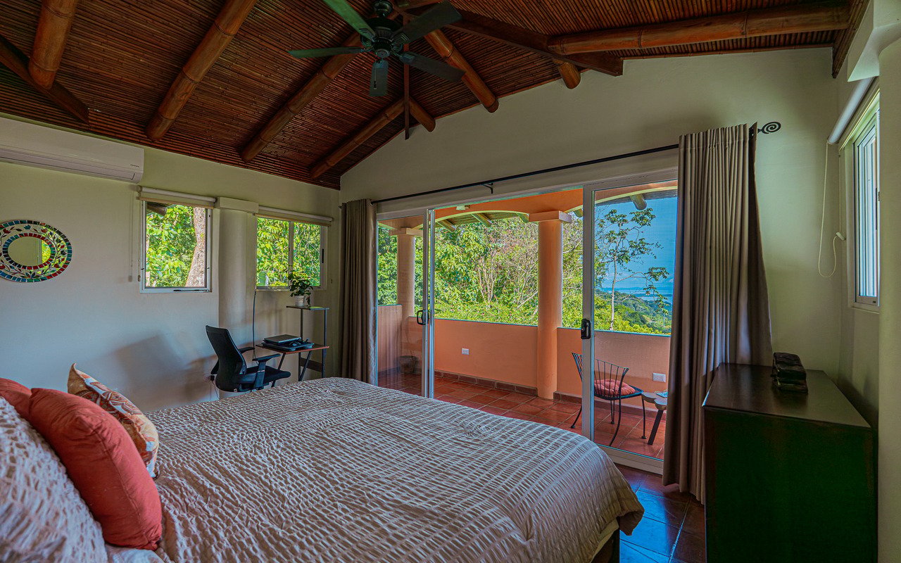 WHALE’S TAIL OCEAN VIEW ESTATE WITH EXTRA LOT 