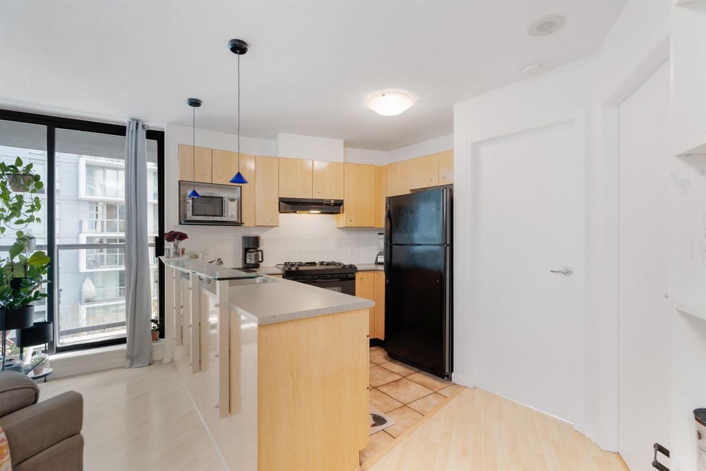 501 Pacific St, #402