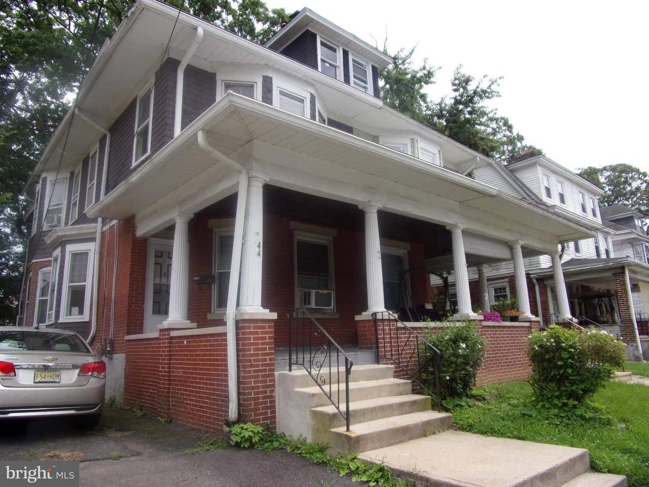 44 Oak Ln