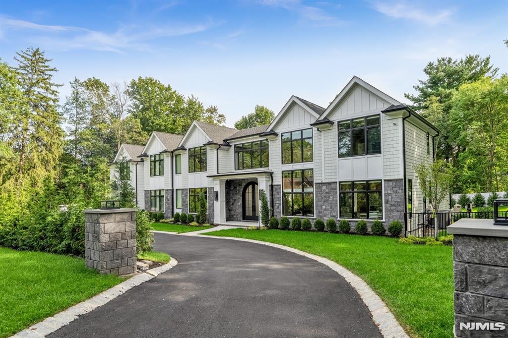 16 Robin Ridge Road
