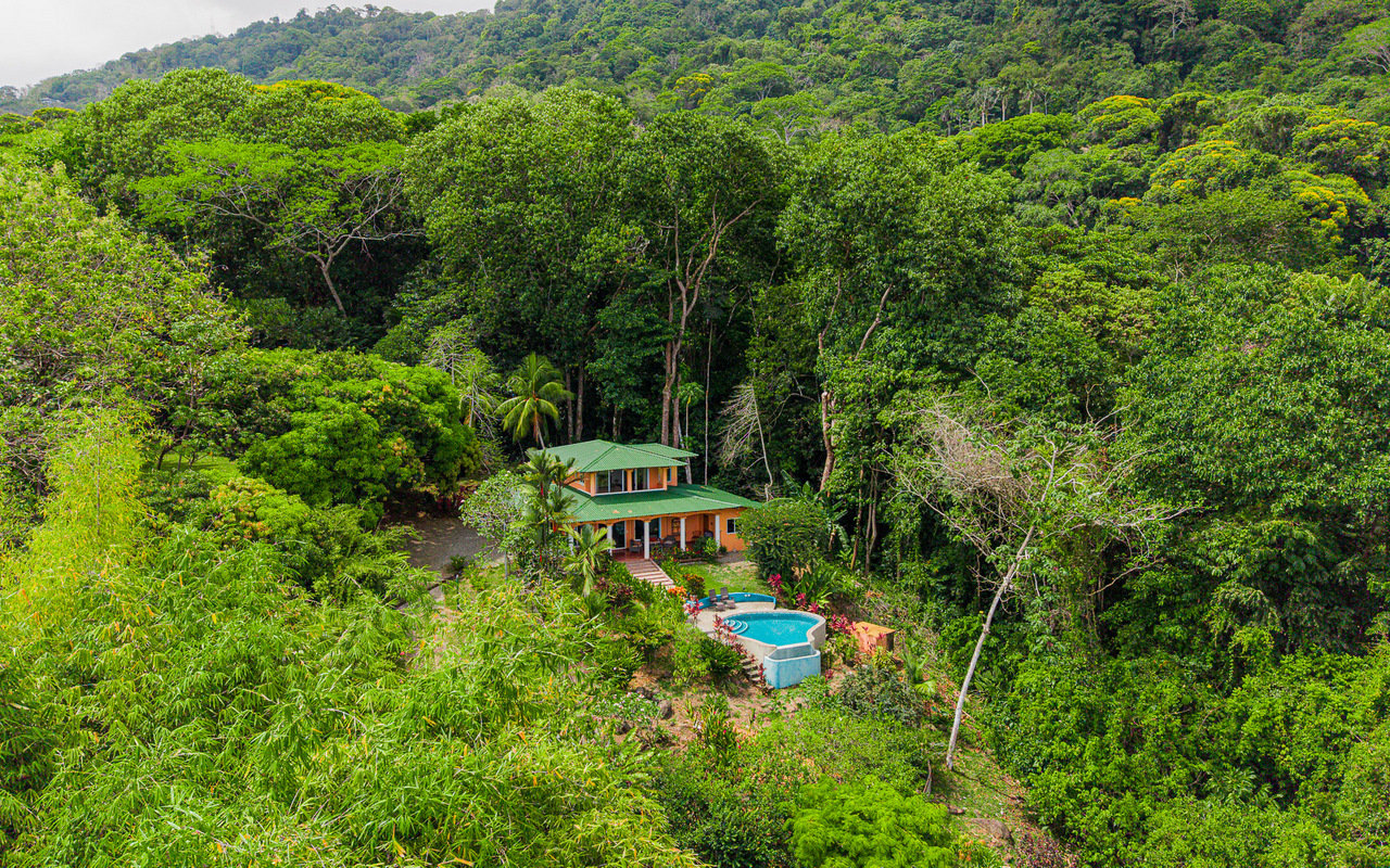 WHALE’S TAIL OCEAN VIEW ESTATE WITH EXTRA LOT 