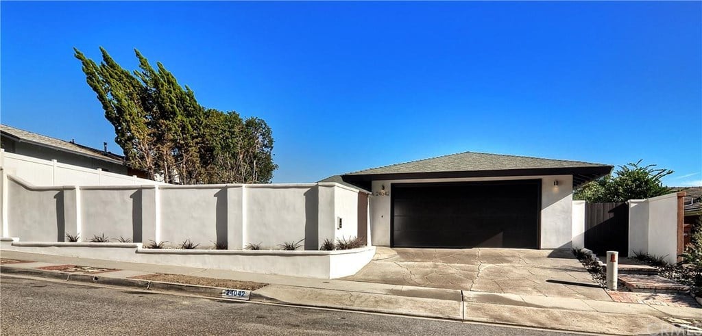 24042 El Mirage Ave