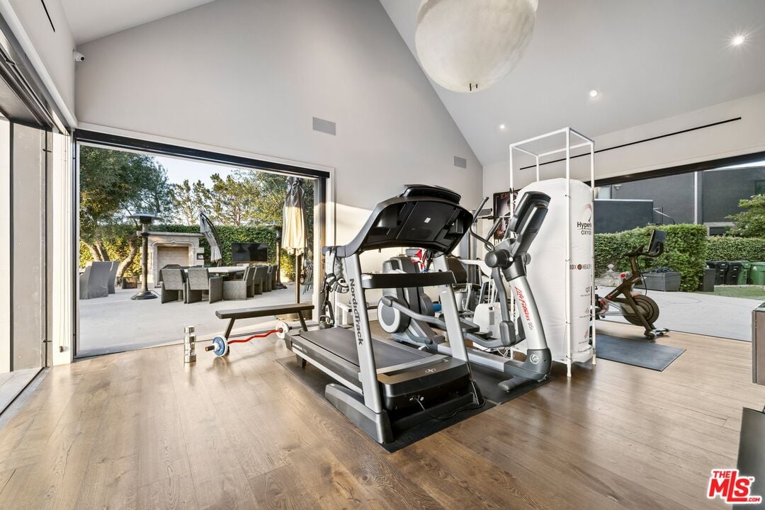 Stone Ridge Ln, 90077