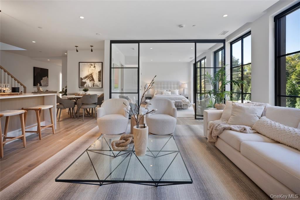 41 Richmondville Ave Unit: Duplex 2