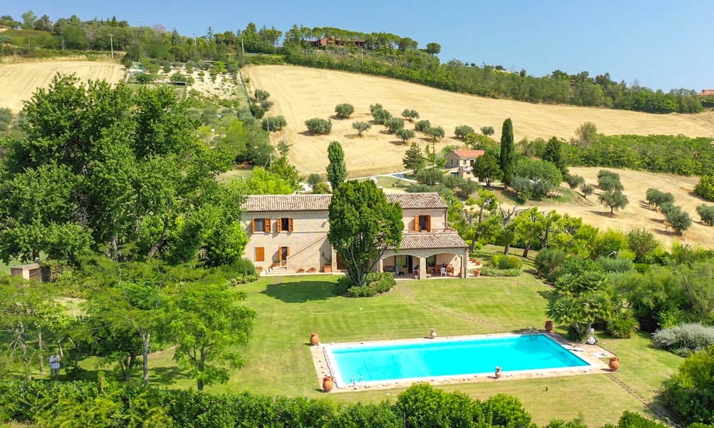 Authentic Villa with Panoramic Terrace and Pool 