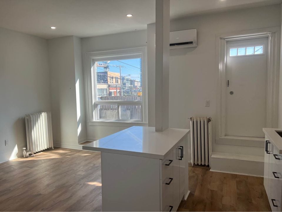 416 Parliament Street Unit: 1