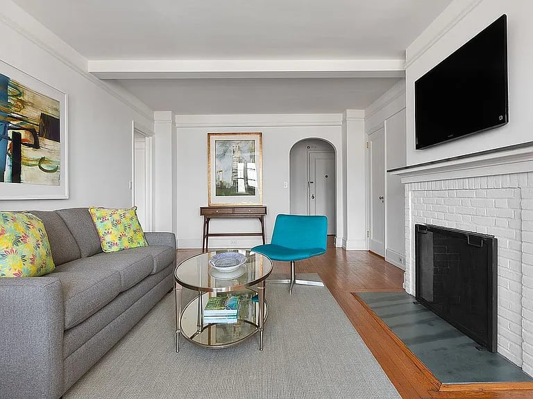 302 West 12th Street Apartment 14B