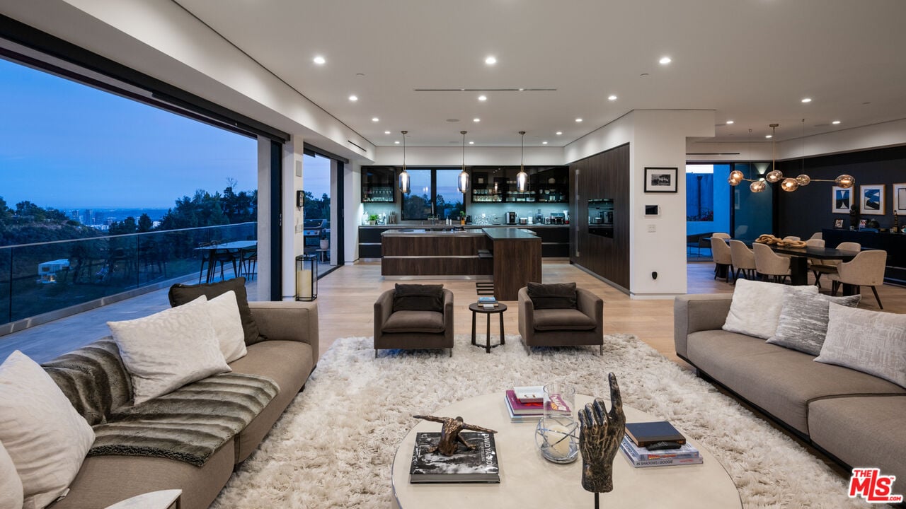 Aurelian Crest, Linda Flora Dr, 90049