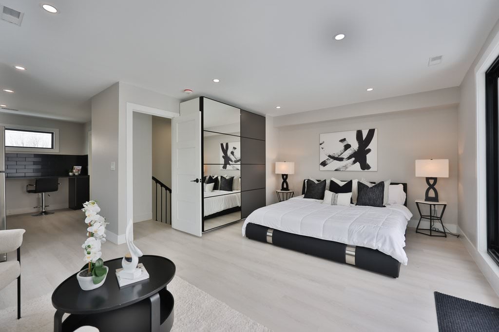 172 Royal York Rd
