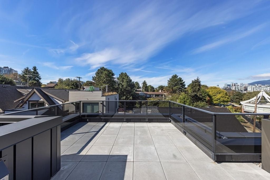 2115 Guelph St