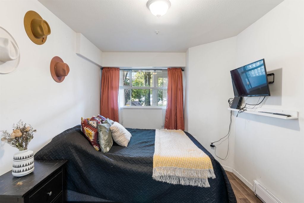 2388 Triumph St, #109