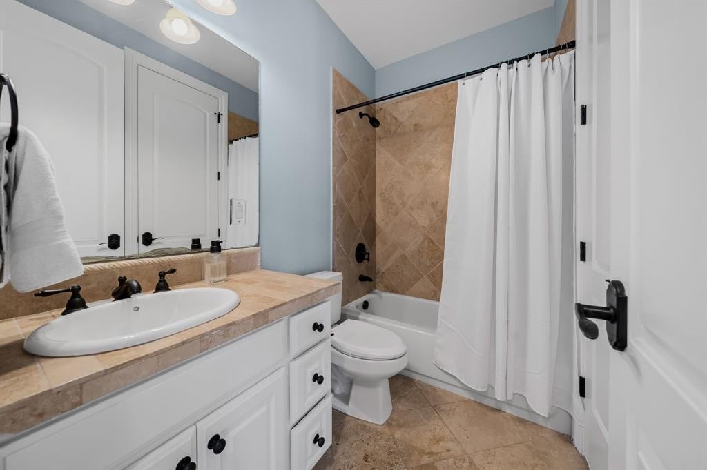 Sold in Lake Pointe