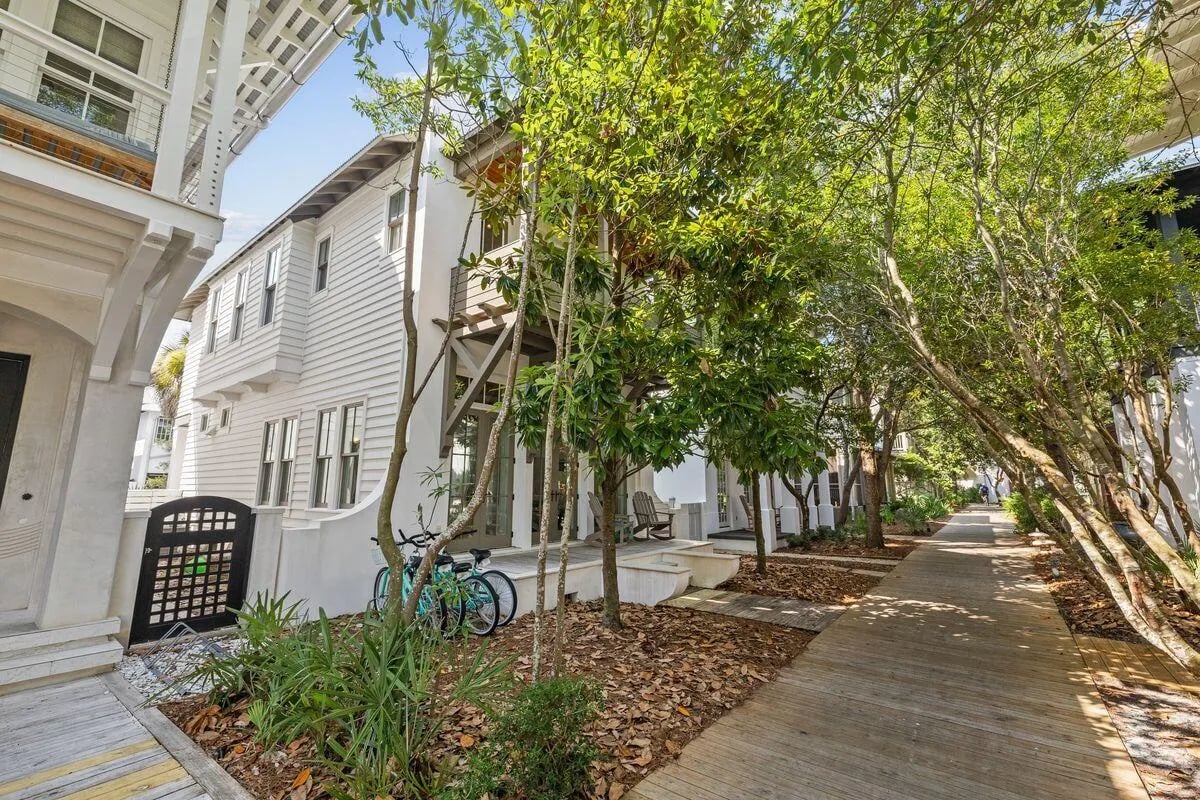 16 Trimingham Ln