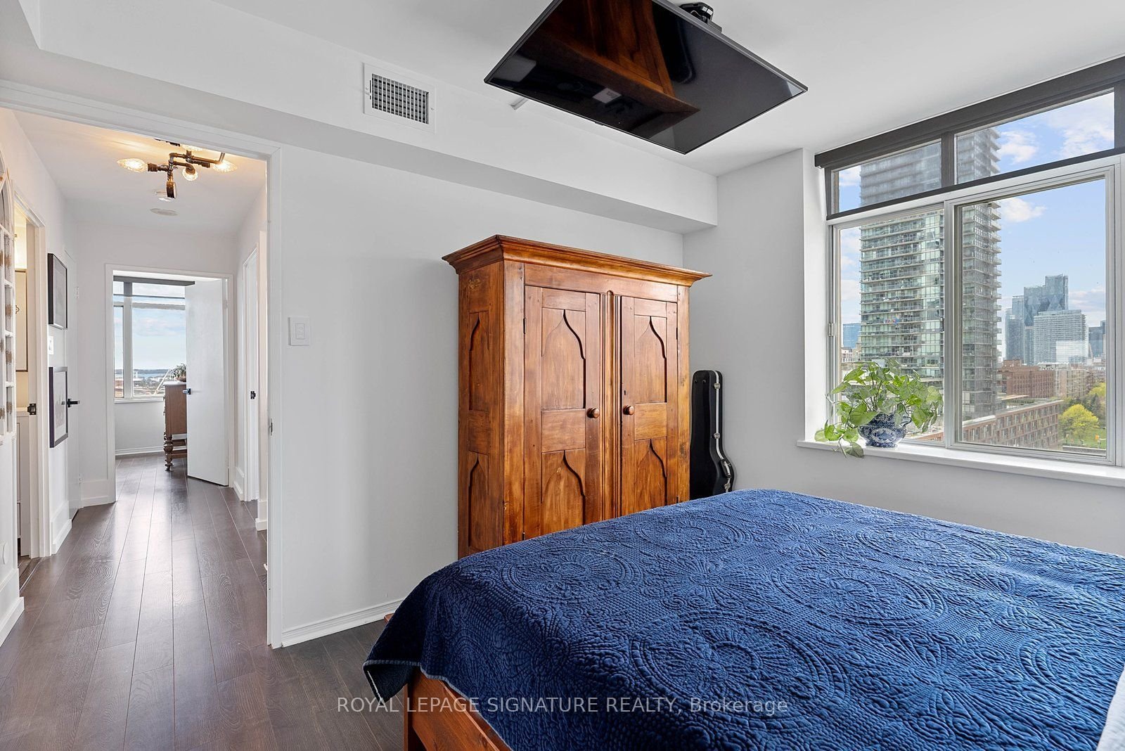 PENTHOUSE ON THE MILL