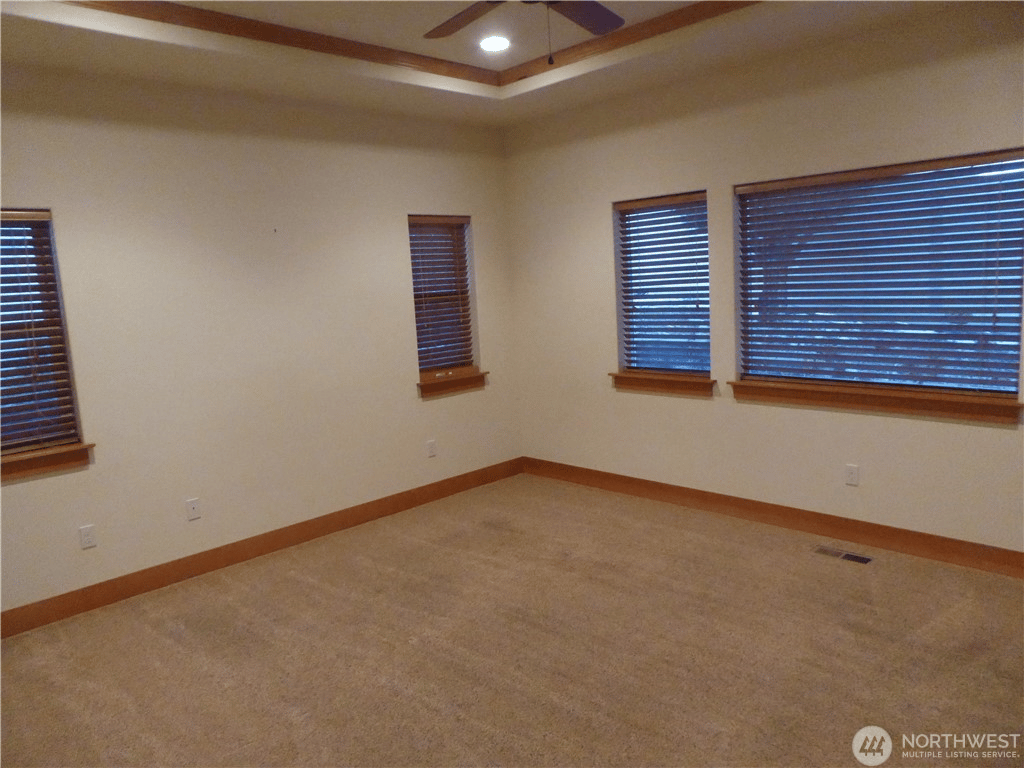 541 Village Dr