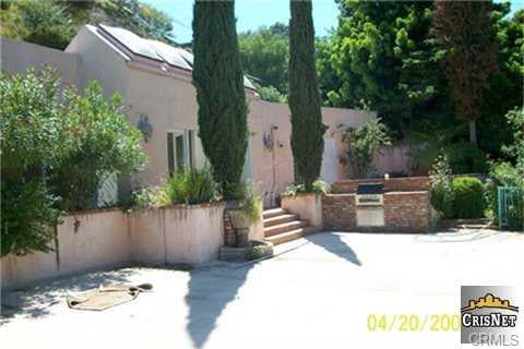 3527 Oakfield Dr. Sherman Oaks CA 91423