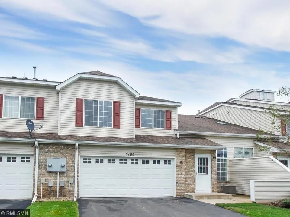 8785 Hastings Cir NE