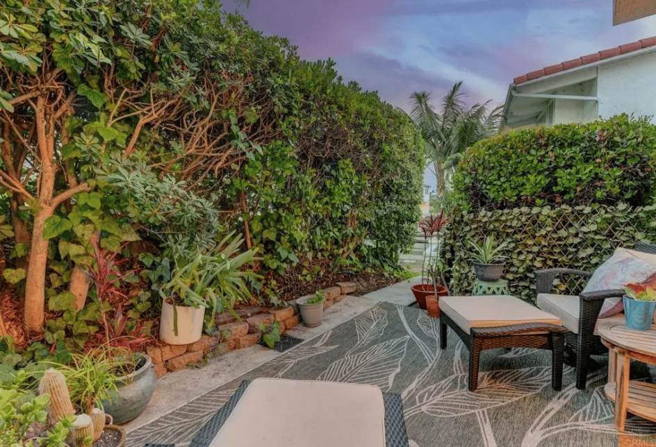 2323 Caringa Way #16