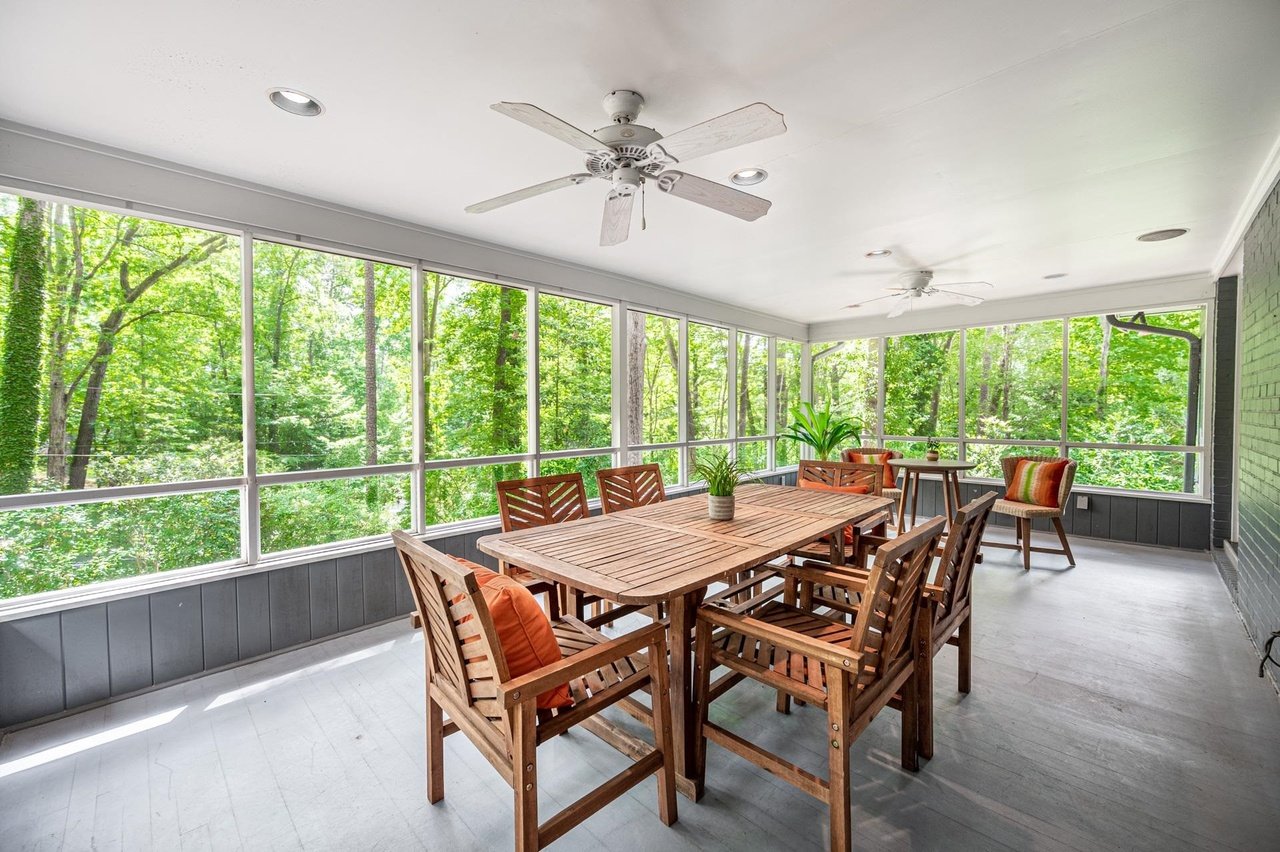 1126 Sourwood Dr