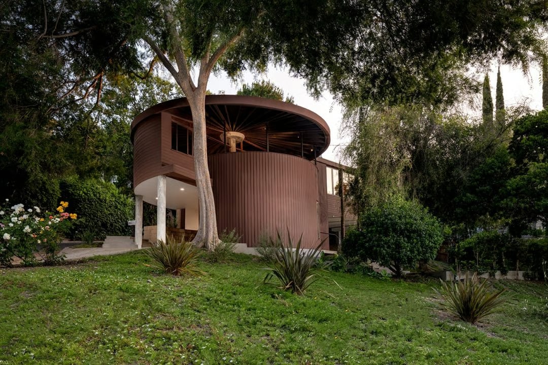 HGTV contractor is only second to own John Lautner-designed curvilinear house