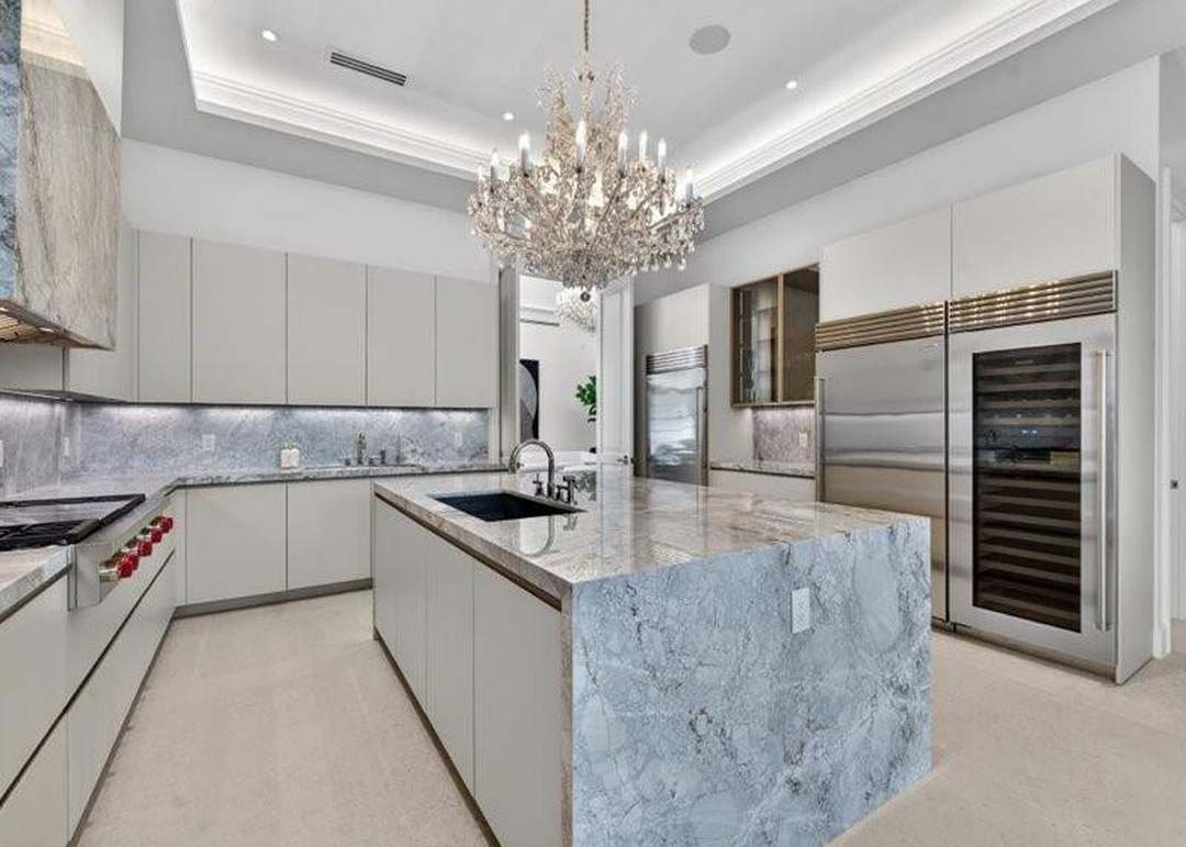 4013 Country Club Ln