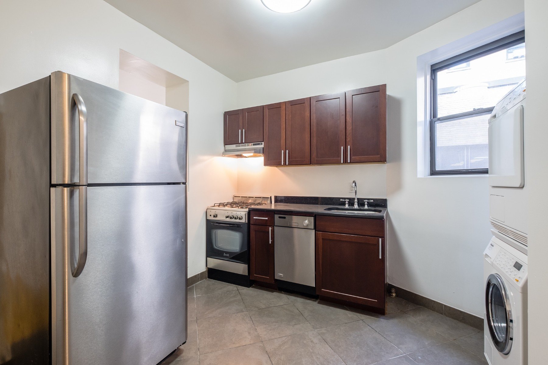 339 East 12th Street Unit: 21