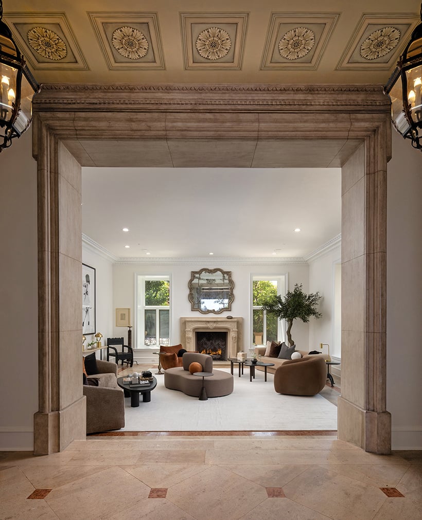 3364 Clerendon Rd, Beverly Hills