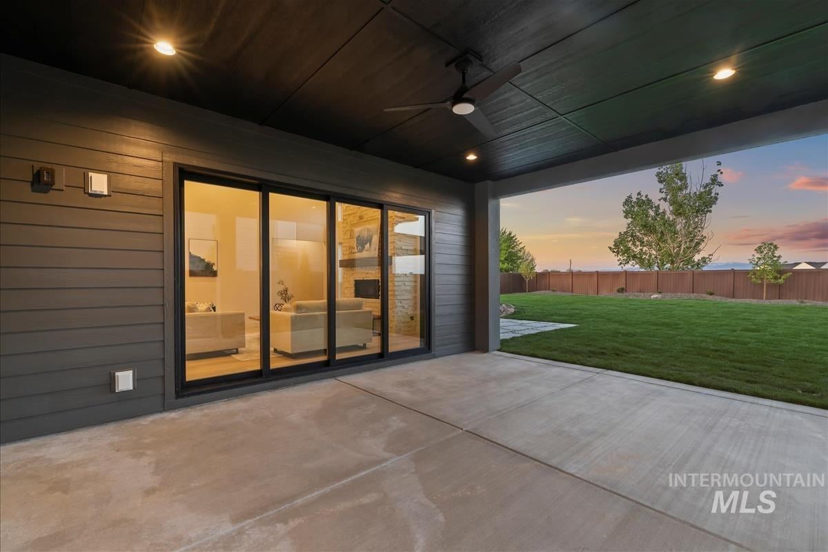 Exceptional New Build in the Star Foothills