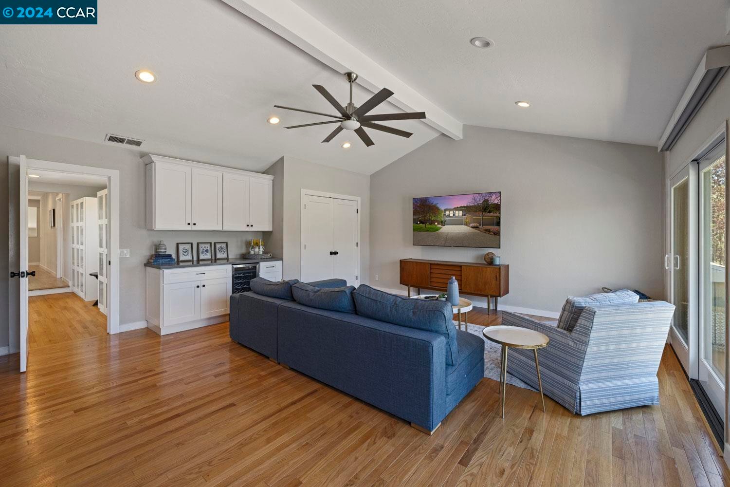 10 Doral Dr
