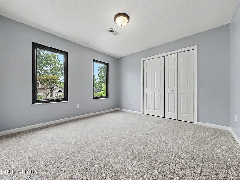 5516 Oakside Drive