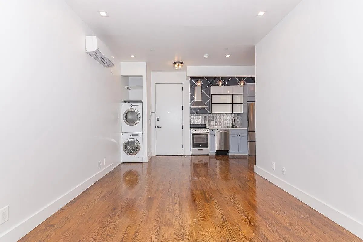 85 Graham Avenue 2B