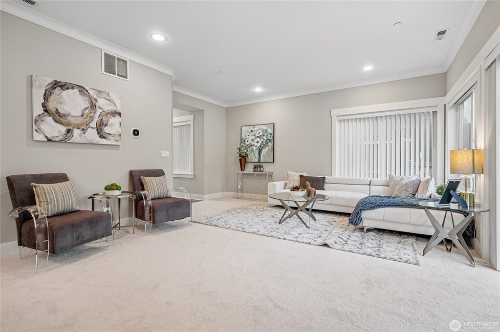 900 228th Avenue NE Unit: 16C