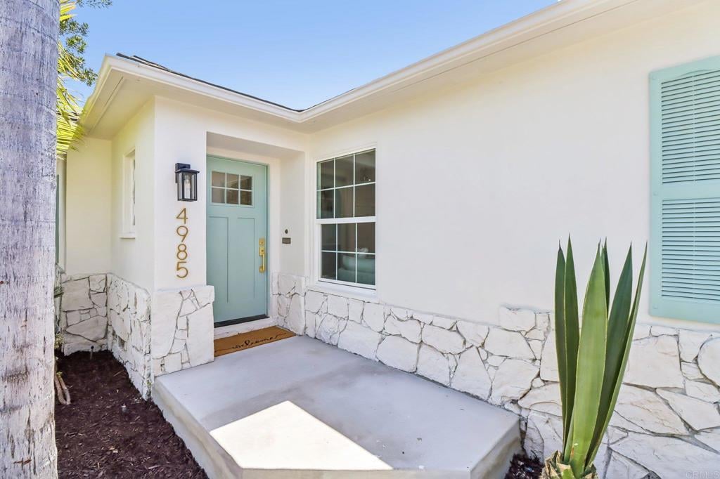 4985 Lucille Dr