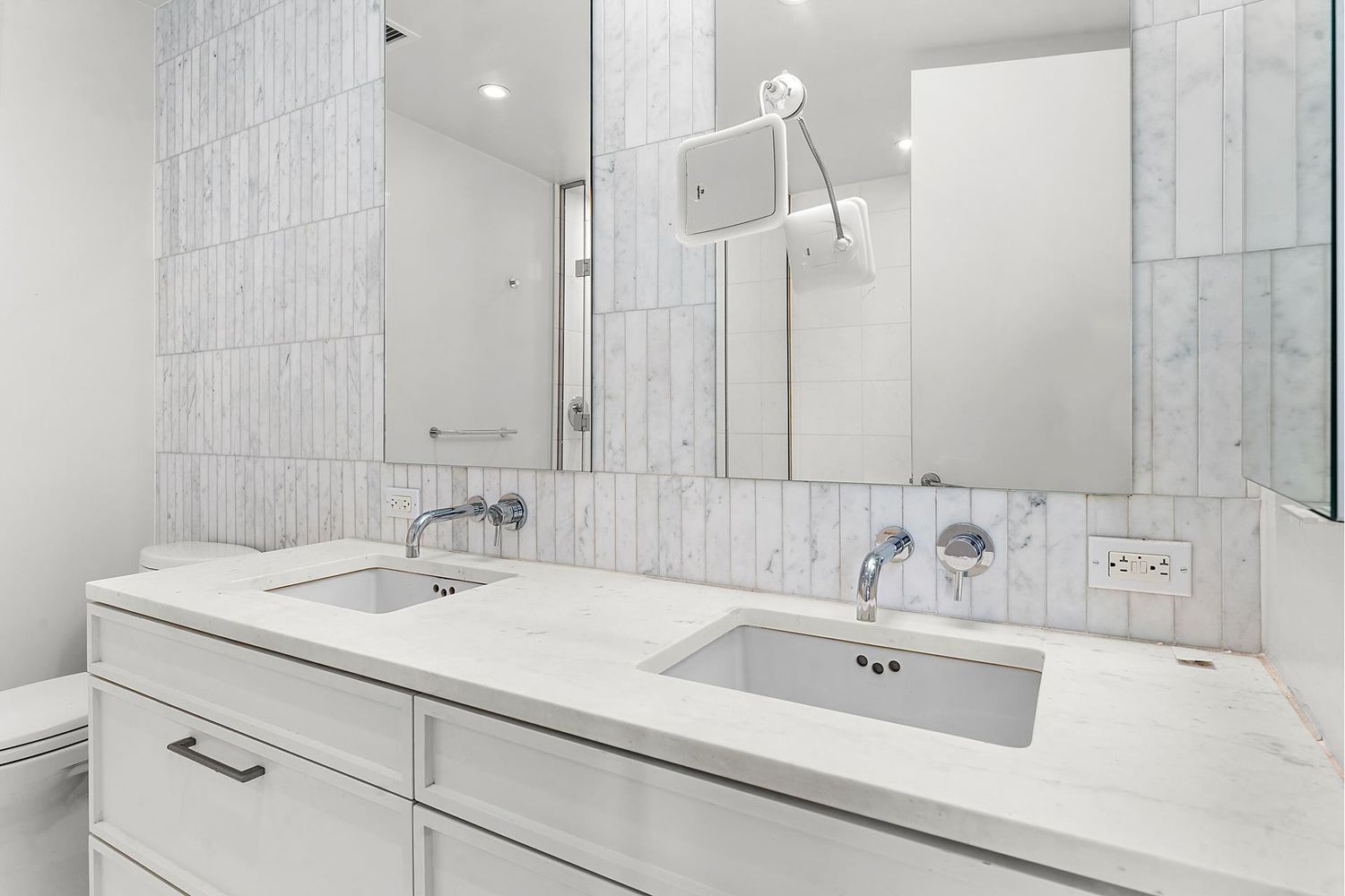 160 East 22nd Street 17A
