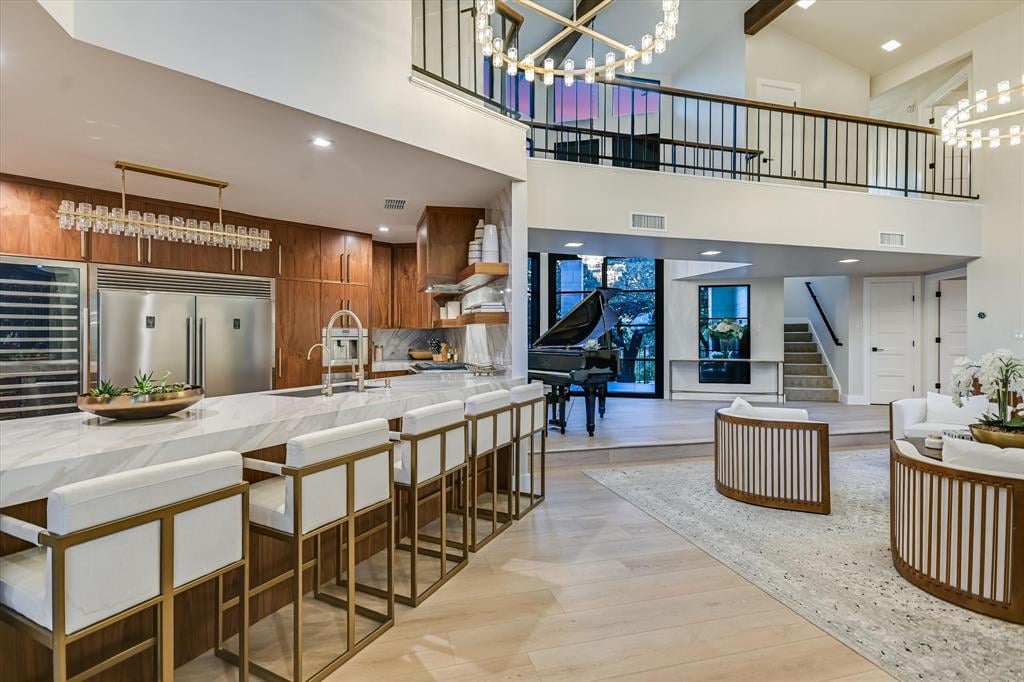 6204 Lost Horizon Drive