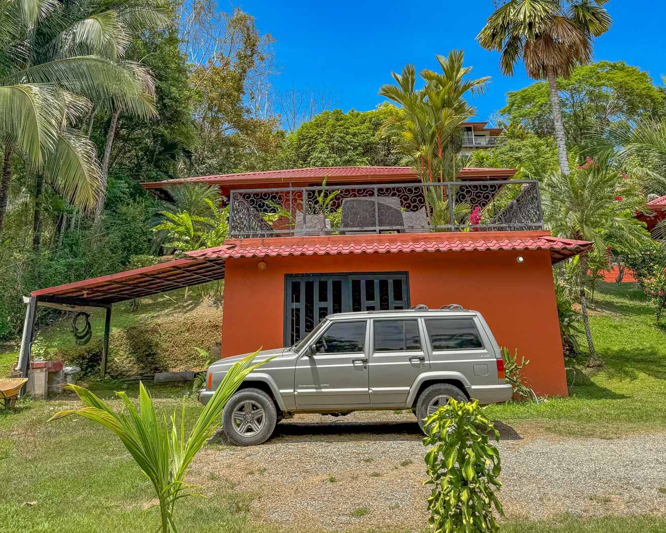 Ojochal Mountain View Home with Pool, Guest House & Gardens