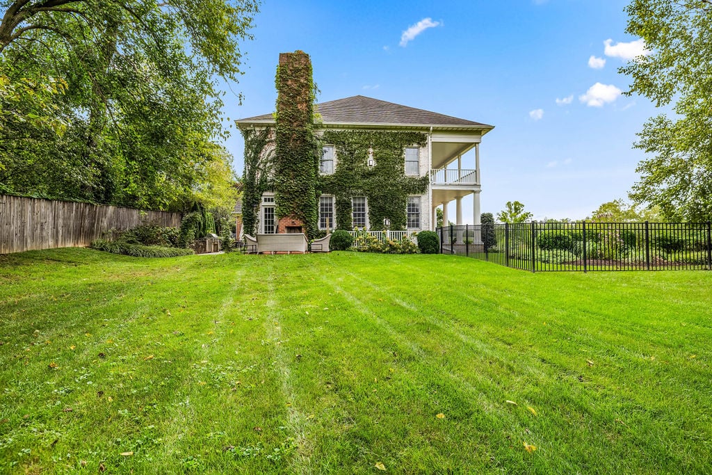Stunning Hayfields Manor Home