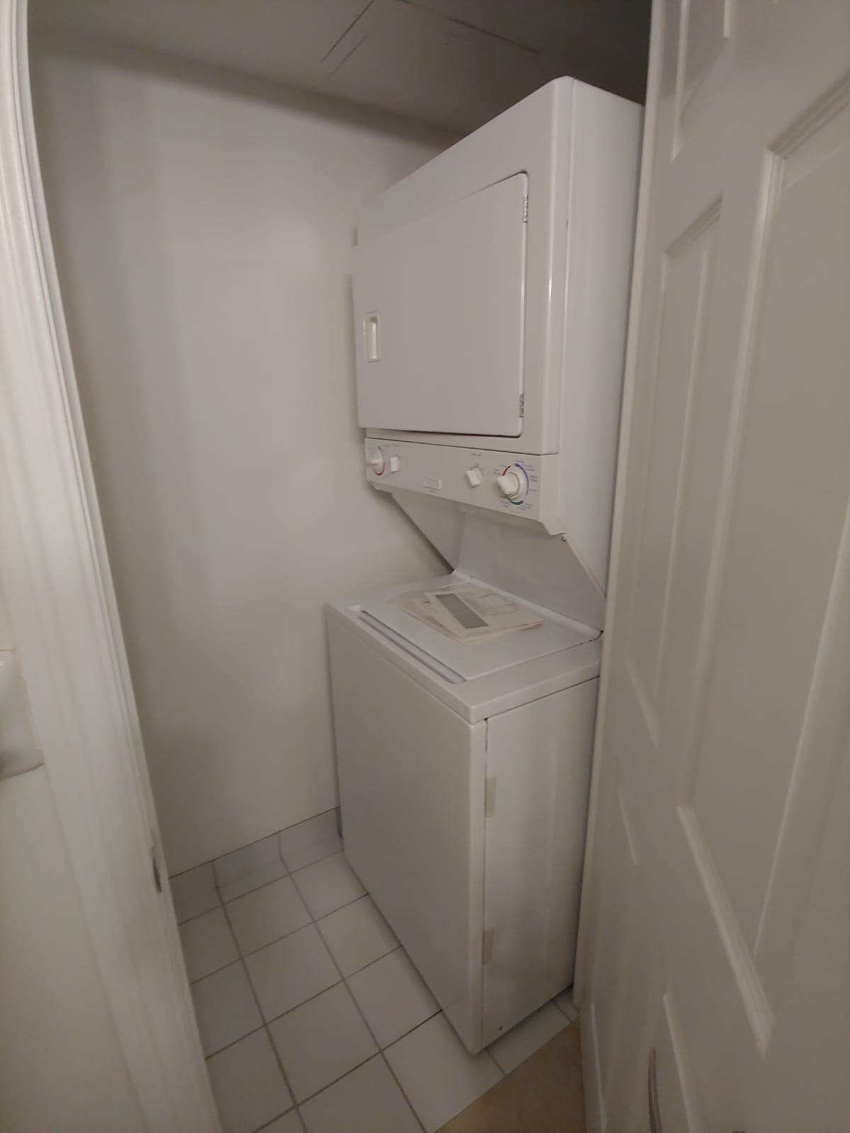 763 Bay St Unit: 1214