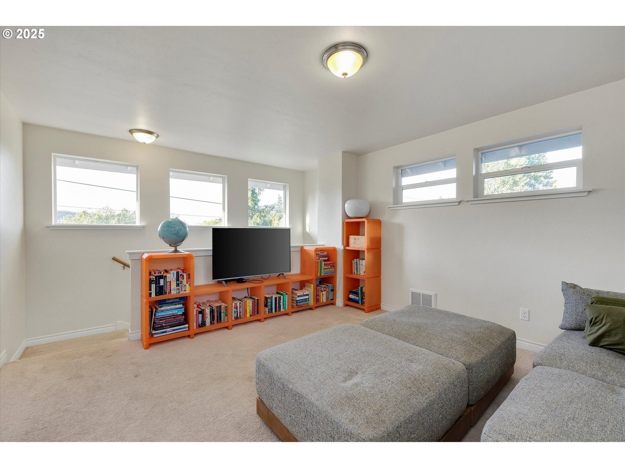 902 Elan Dr