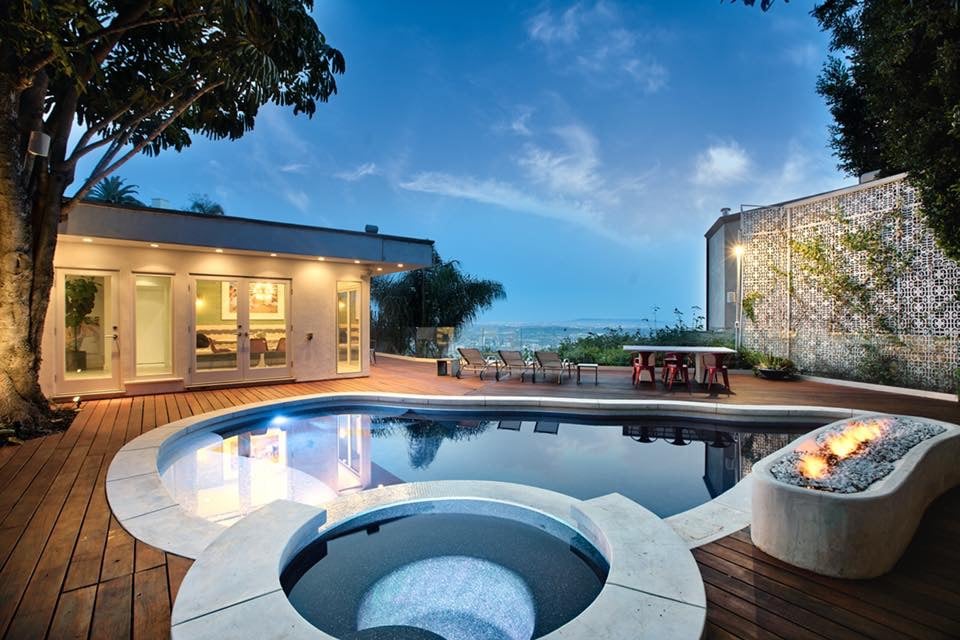 2137 Sunset Plaza Drive