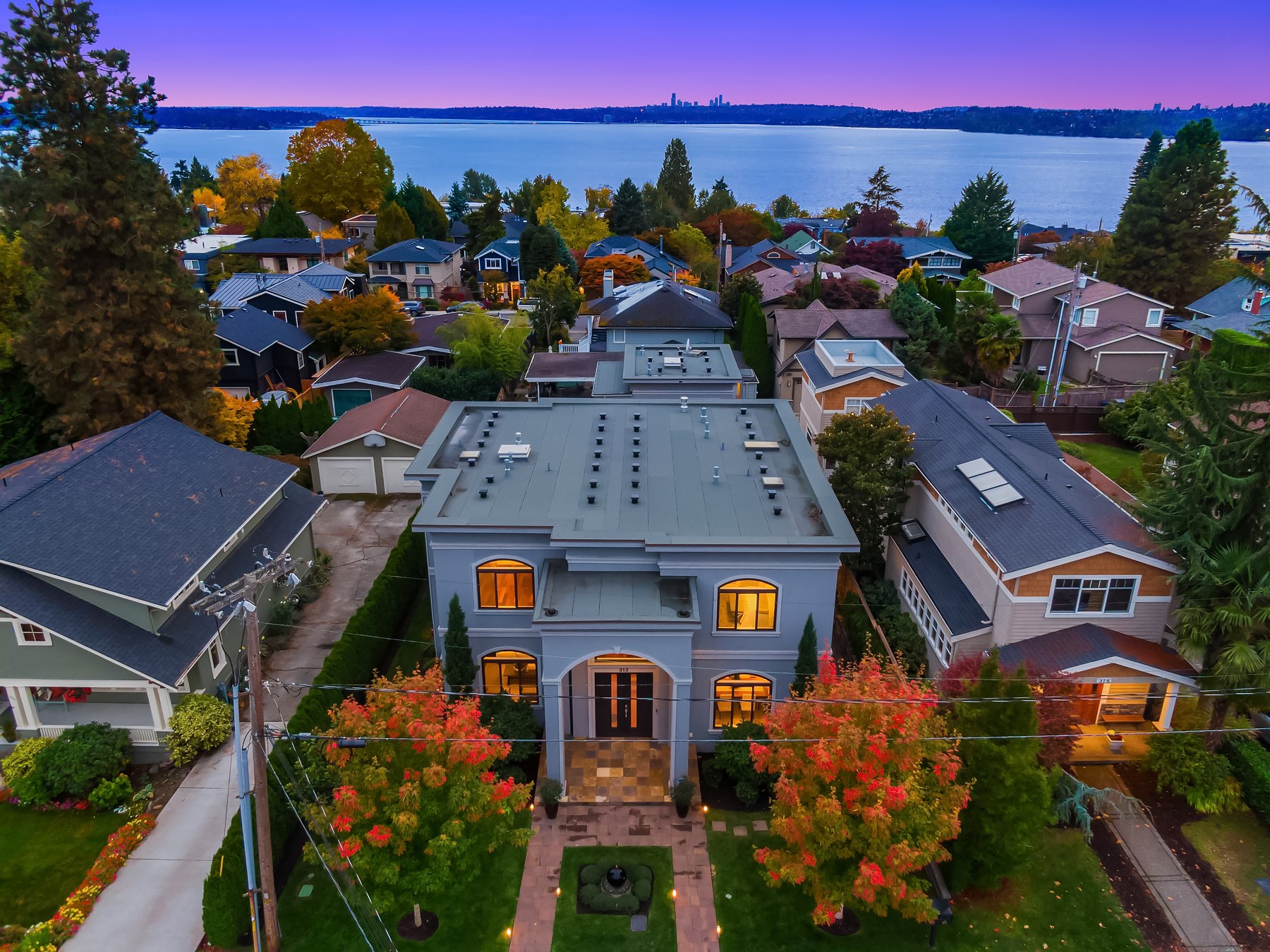 313 11th Ave W