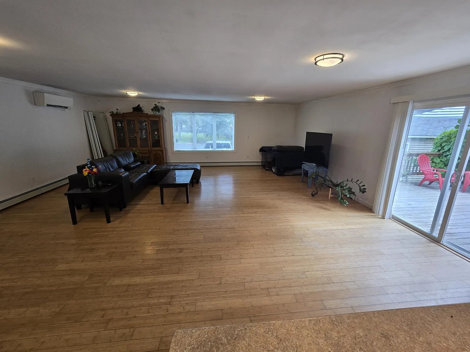 10 Oak St