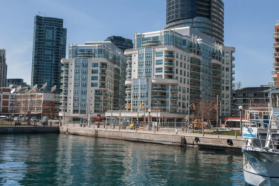 600 Queens Quay W #828