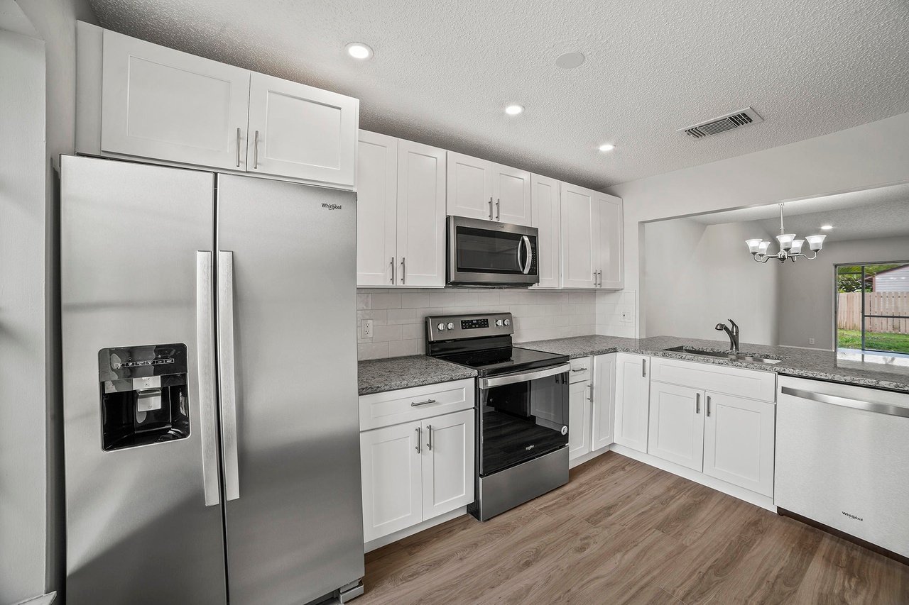 124 Oakwood Dr
