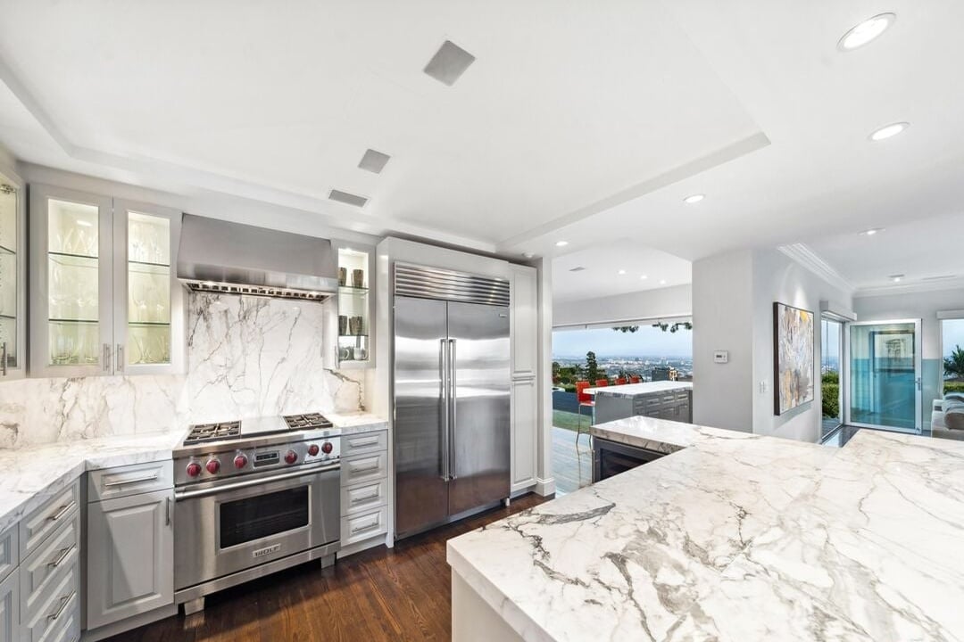 Sierra Mar Dr, 90069