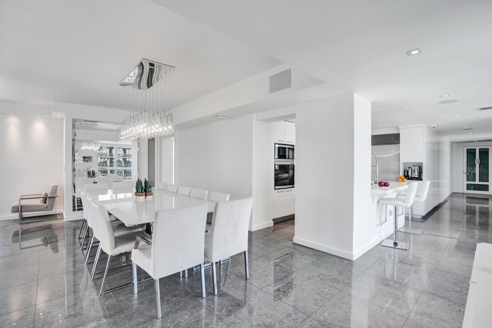 520 WEST AVE #1101
